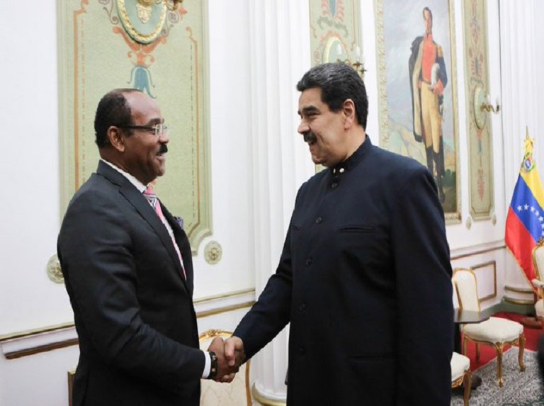 Jefe de Estado se reunió con al primer ministro de Antigua y Barbuda
