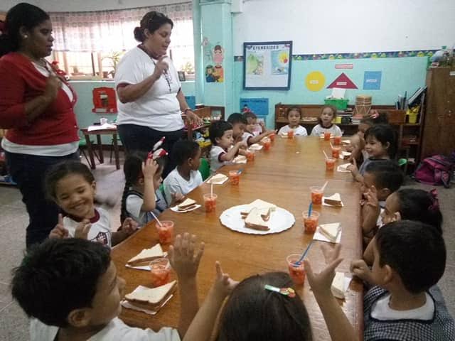 Promueven hábitos alimenticios saludables a niños