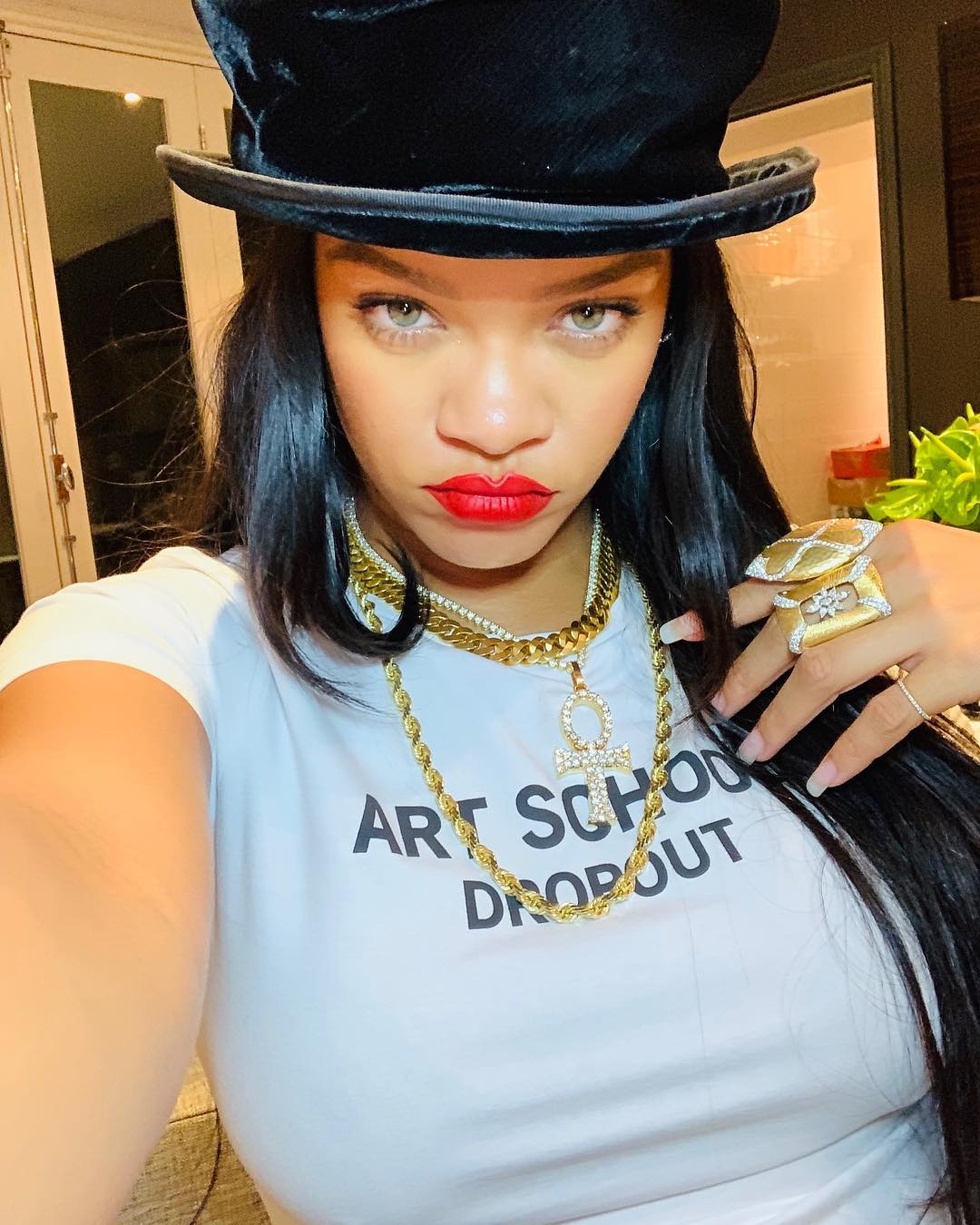 Rihanna volvió a dar pistas sobre su nuevo disco