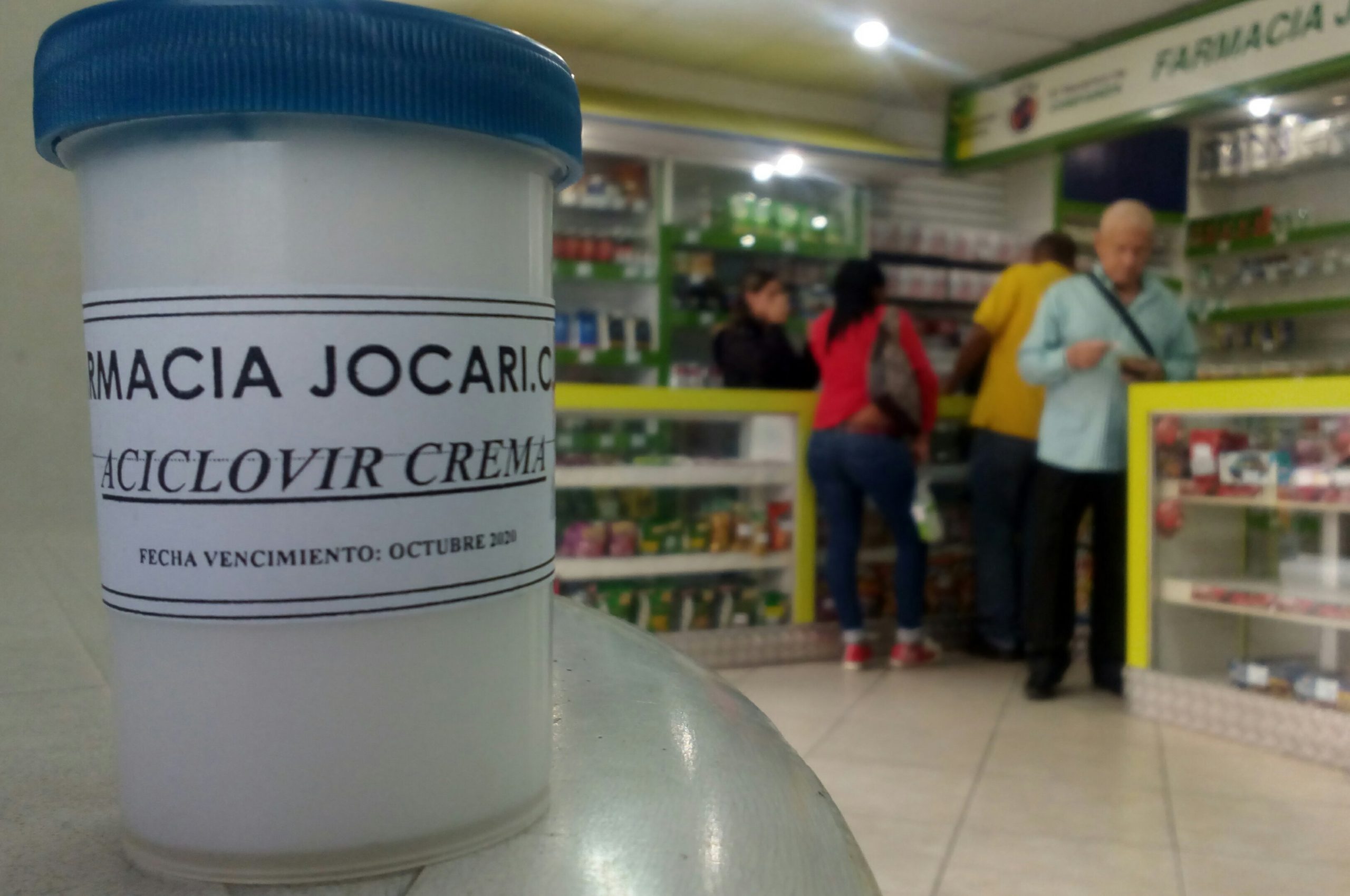 Medicamentos para herpes labial se ven muy pocos