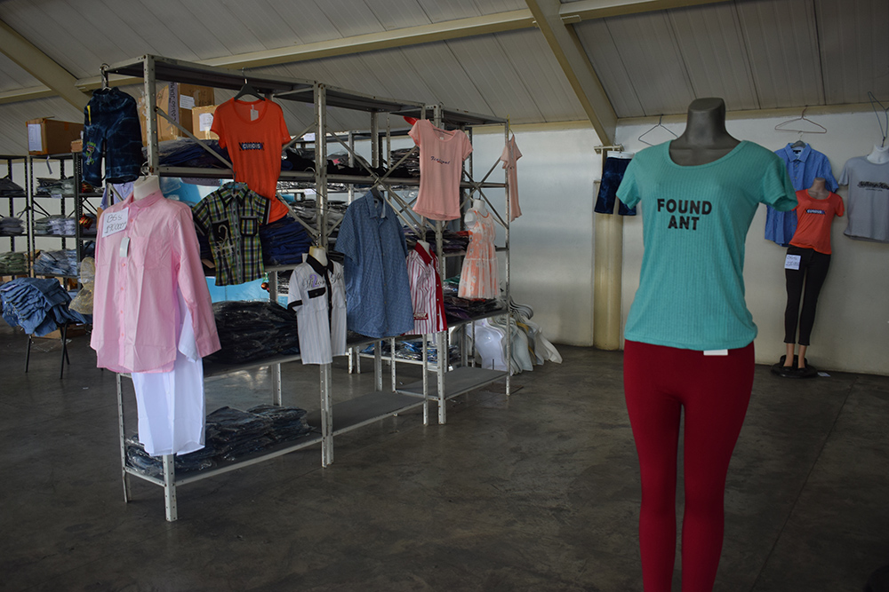 Inauguran Feria CLAP Comunal en el Mercado Plaza