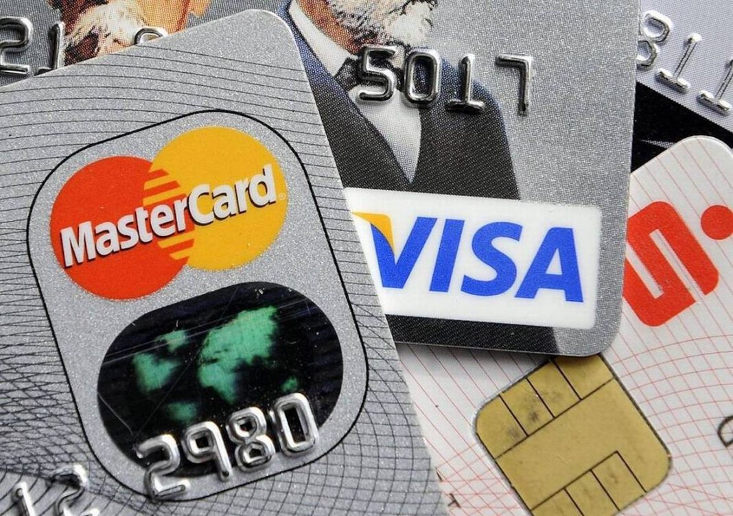 A la banca no le dan los números para aumentar los límites de las tarjetas de crédito