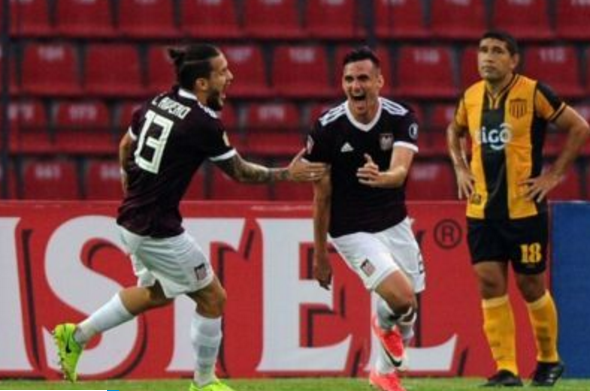 Carabobo FC y Universitario de Perú chocan por el pase a nueva fase en la Libertadores