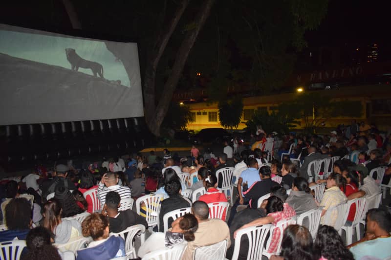 Alcaldía ofrece cine gratuito para toda la comunidad