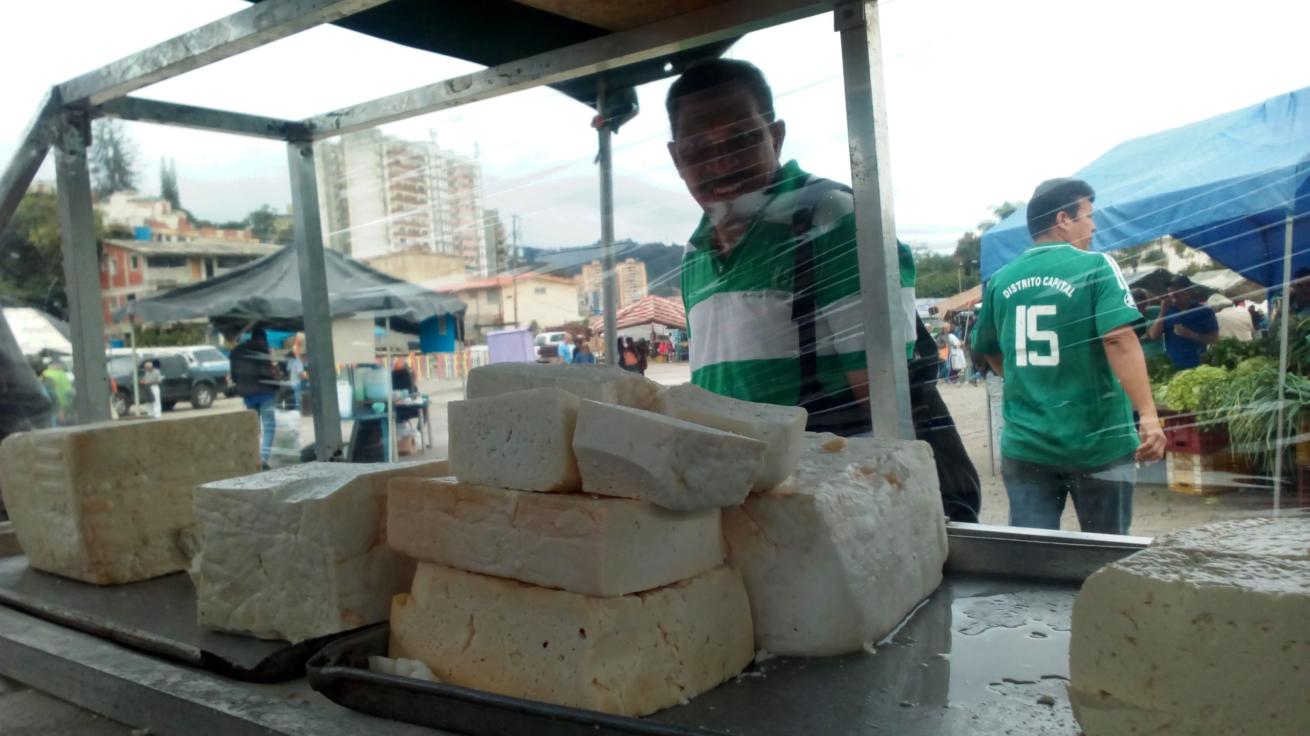 Un kilo de queso duro puede costar hasta Bs. 250.000