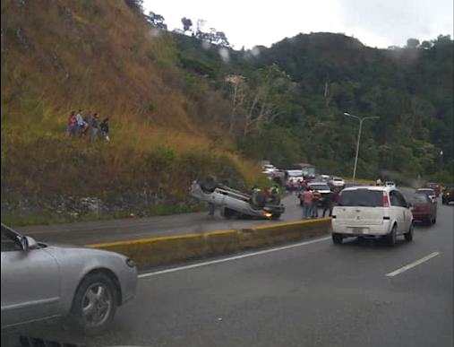 Una herida dejó vuelco en la Panamericana