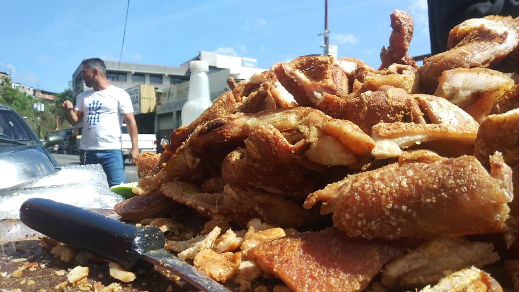 Un kilo de chicharrón  puede costar hasta Bs. 600mil