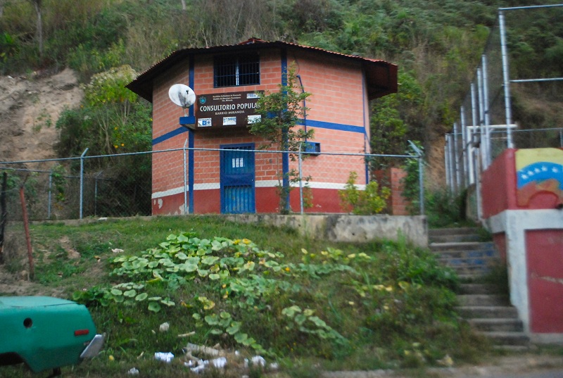 Atención a medias en Barrio Adentro de Barrio Miranda