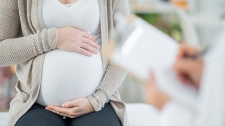 Estudios encuentran transmisión de COVID-19 de madres a recién nacidos