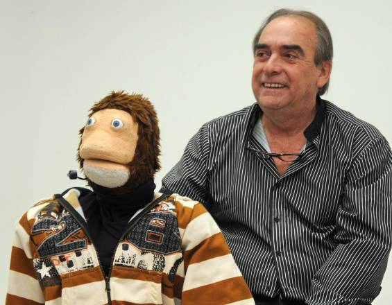 Carlos Donoso, el popular ventrílocuo, tiene cáncer en los bronquios y su familia pide ayuda