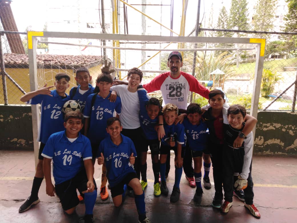 Siete colegios pasan a semifinalde fútbol sala
