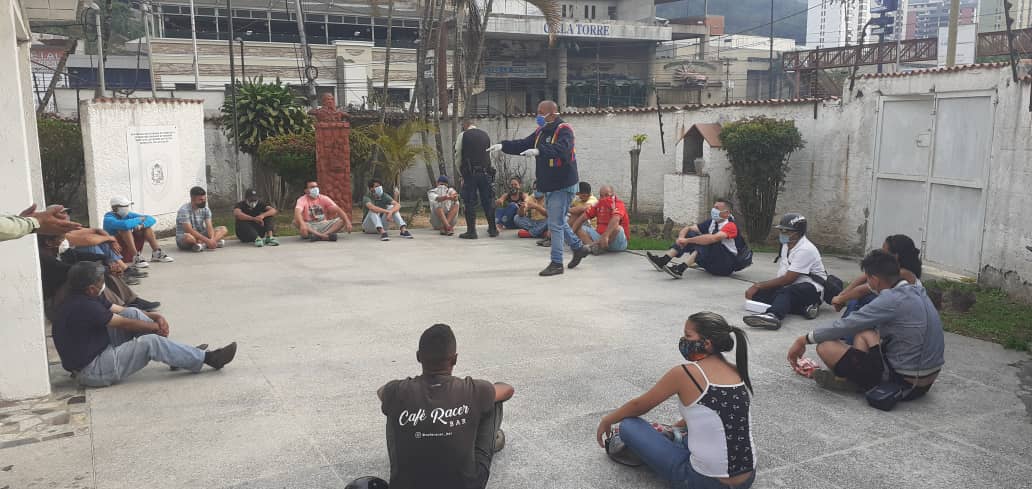 Dictan charla a grupo de salienses que desacataron la cuarentena