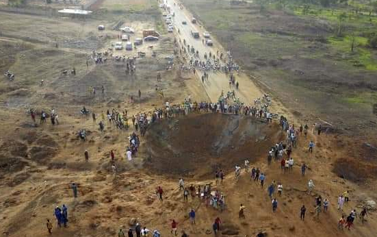 Cae ‘meteorito’ en Nigeria dejando inmenso cráter