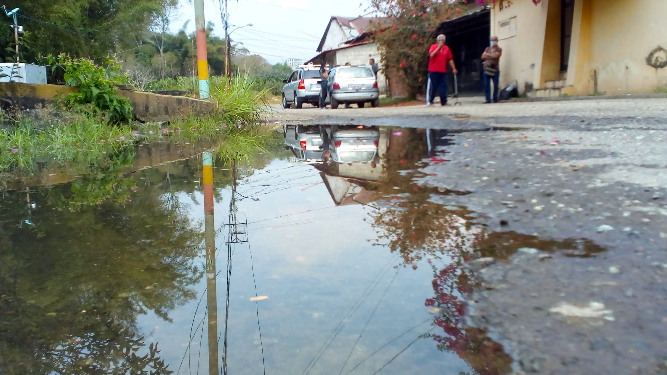 Dos años en deterioro la entrada de Ramo Verde