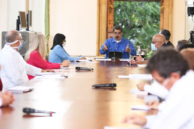 Maduro llama a mantener esfuerzos para garantizar la salud
