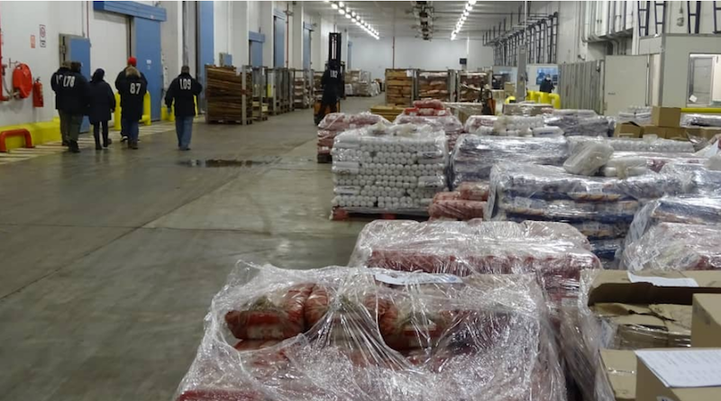 Sancionan a dueños de fábrica de embutidos por cobro en dólares