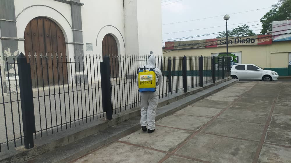 Aplican desinfección en parroquias foráneas