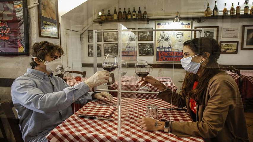 Lisboa restringe horarios de restauración