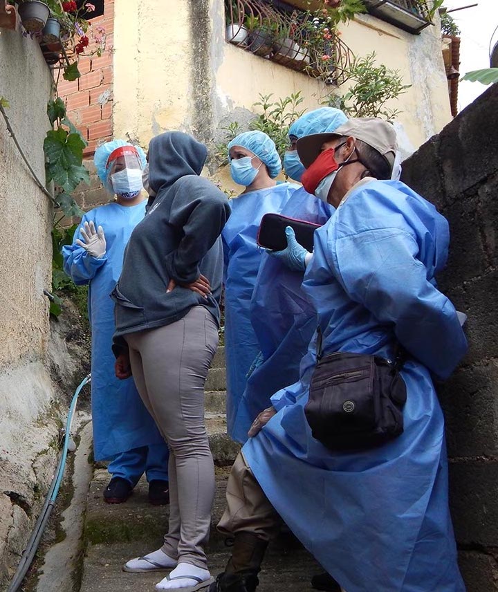 Trasladan a un centenar de personas a centros de aslamientos en Los Teques