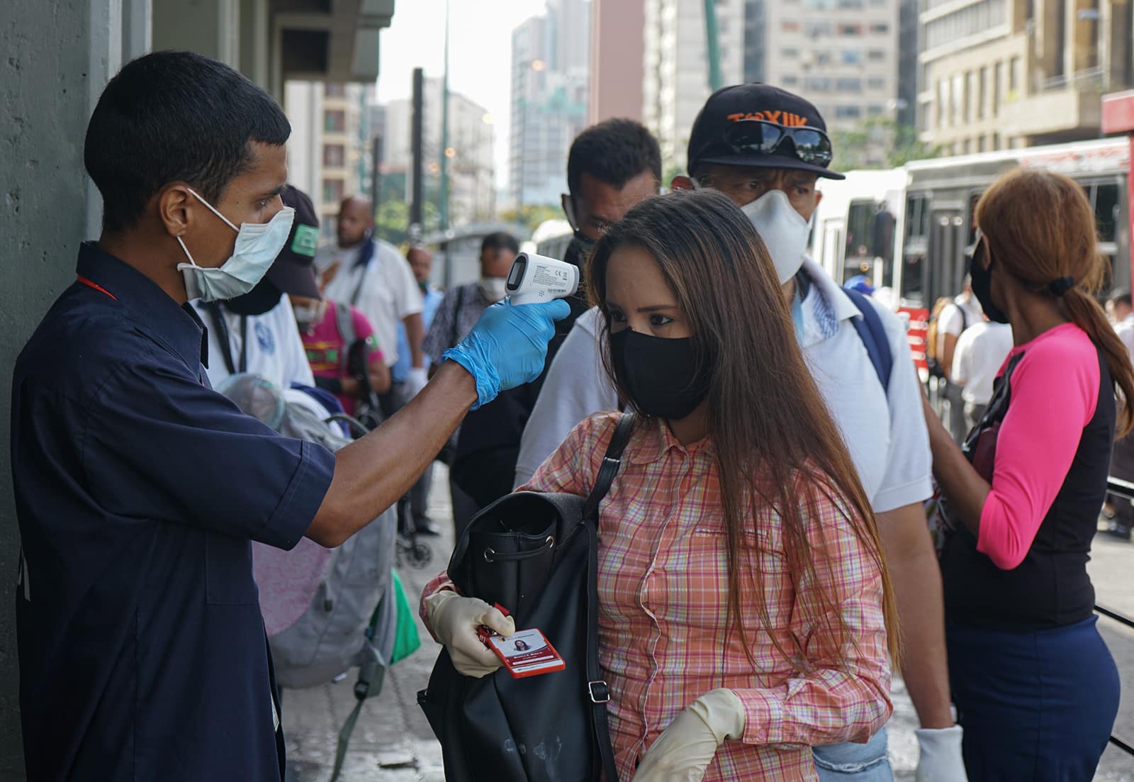 Se suman 1.067 contagios y nueve muertos por Covid-19