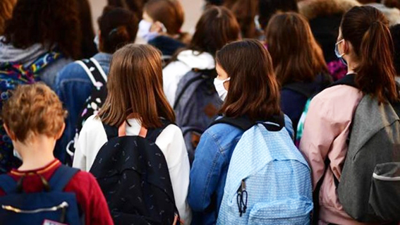 Francia cerró 22 escuelas por coronavirus tras el inicio del clases