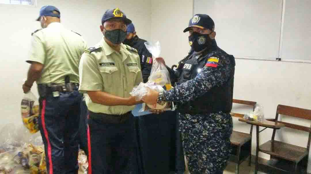 Comerciantes carrizaleños donan alimentos para policías municipales