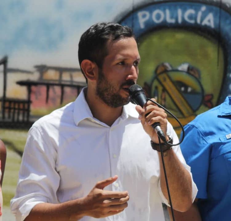 Gobernador cambia y nombra a nuevos directores