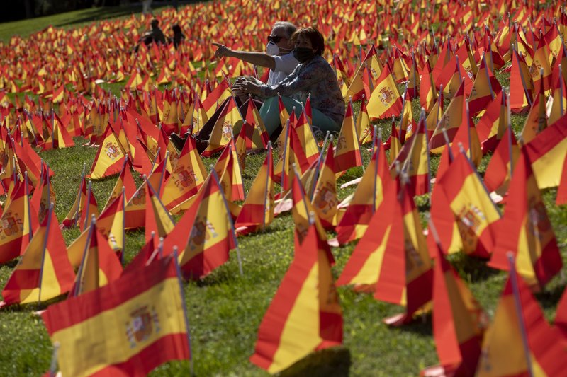 Homenajean las víctimas del virus en España