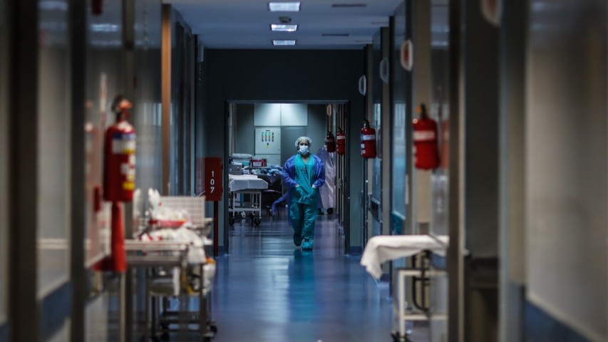 Médicos argentinos alertan que están perdiendo la batalla contra el virus