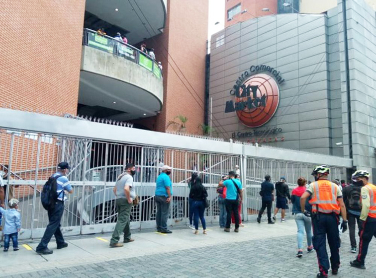 Fedecámaras plantea la posibilidad de que los negocios abran sus puertas diariamente