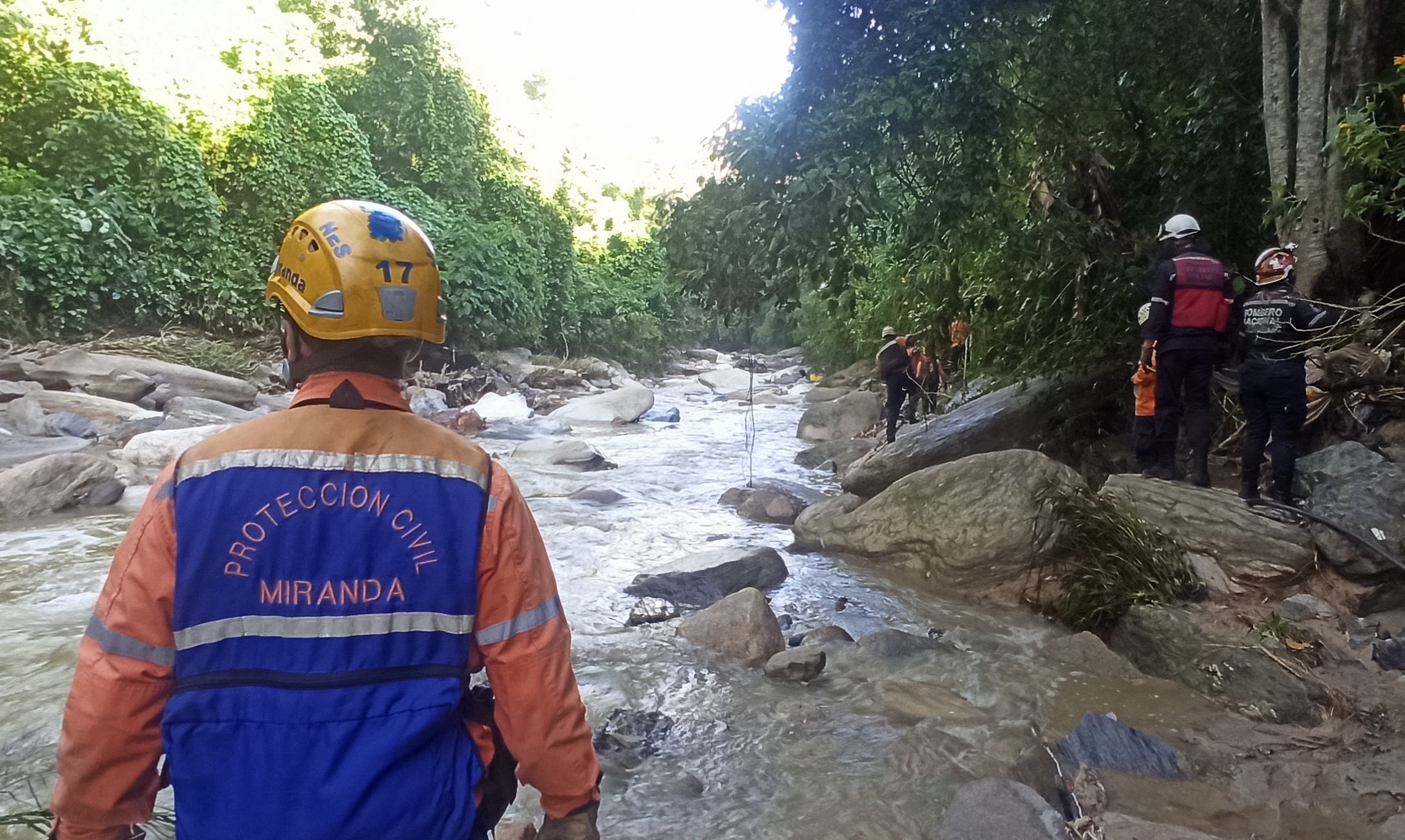 Tras 24 horas sigue sin aparecer niño arrastrado por el río