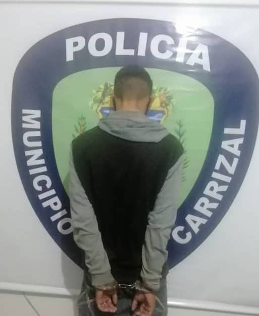 Detienen a hombre tras golpear a su expareja
