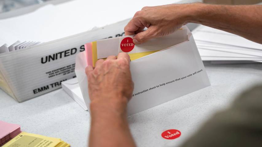 Juez de EEUU ordena la búsqueda de posibles votos extraviados