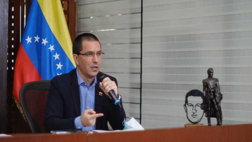 Arreaza en Bolivia para asistir a investidura de Arce