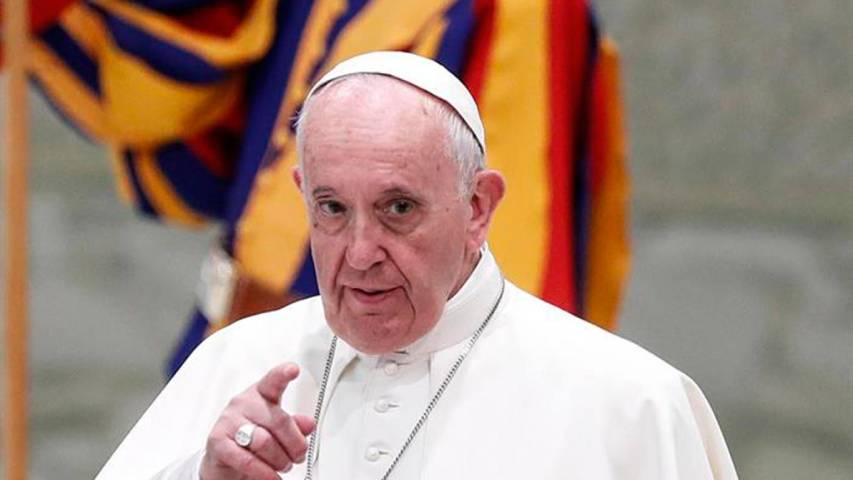 Papa pide no caer en la fiebre consumista tras la pandemia