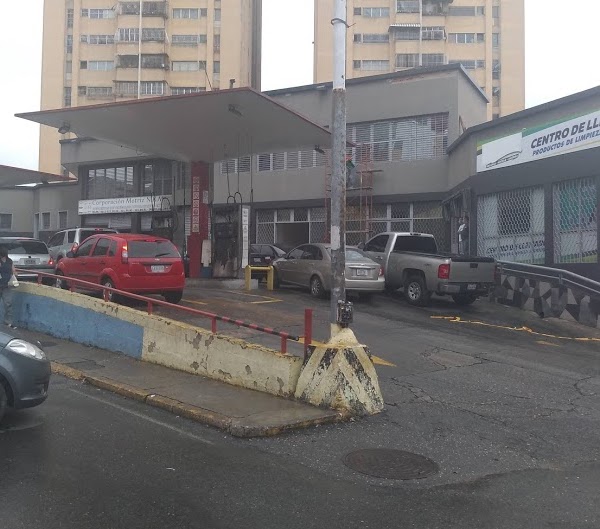 Gasolinera de La Hoyada reactiva despacho a precio internacional
