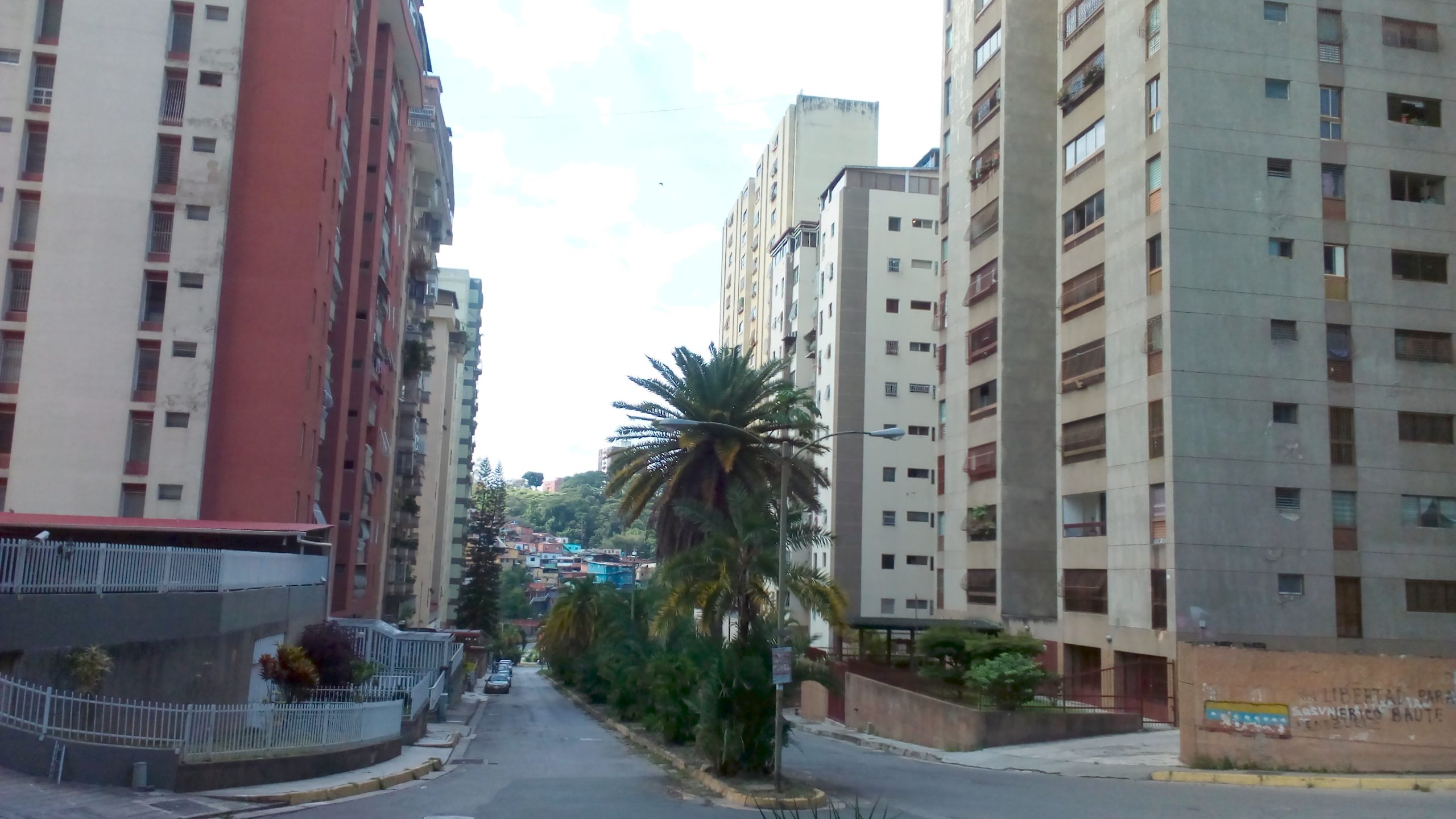 Hasta siete cortes eléctricos diarios ocurren en Los Nuevos Teques