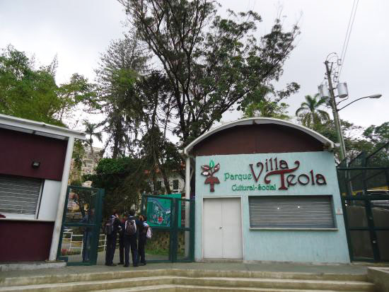 Inicia feria de “Cultura Navideña” en el Villa Teola