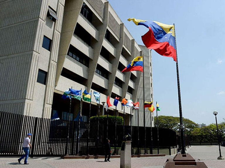 TSJ prohíbe autorizaciones para retirar pasaportes