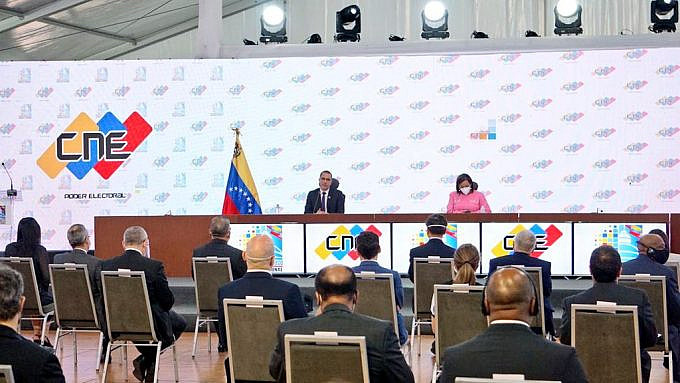 Venezuela presentó ante el cuerpo diplomático sistema de votación para comicios