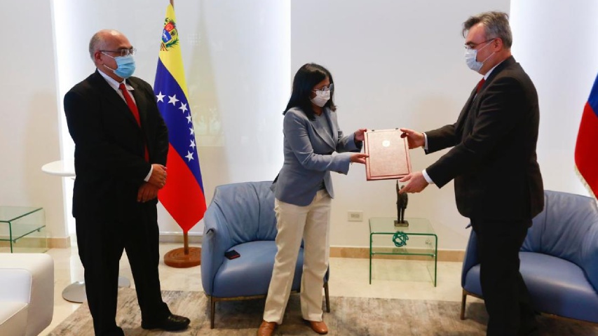 Venezuela firma contrato con Rusia para vacunación contra Covid-19