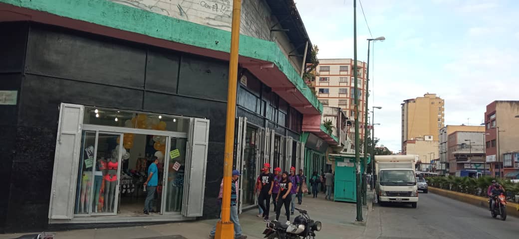 Con permisos especiales trabajan locales que nacieron durante la pandemia