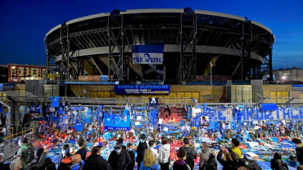 Estadio del Nápoles se llama oficialmente Diego A. Maradona