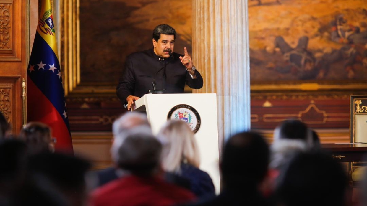 Maduro: “hay un bloqueo que vencer y unas sanciones que revertir”