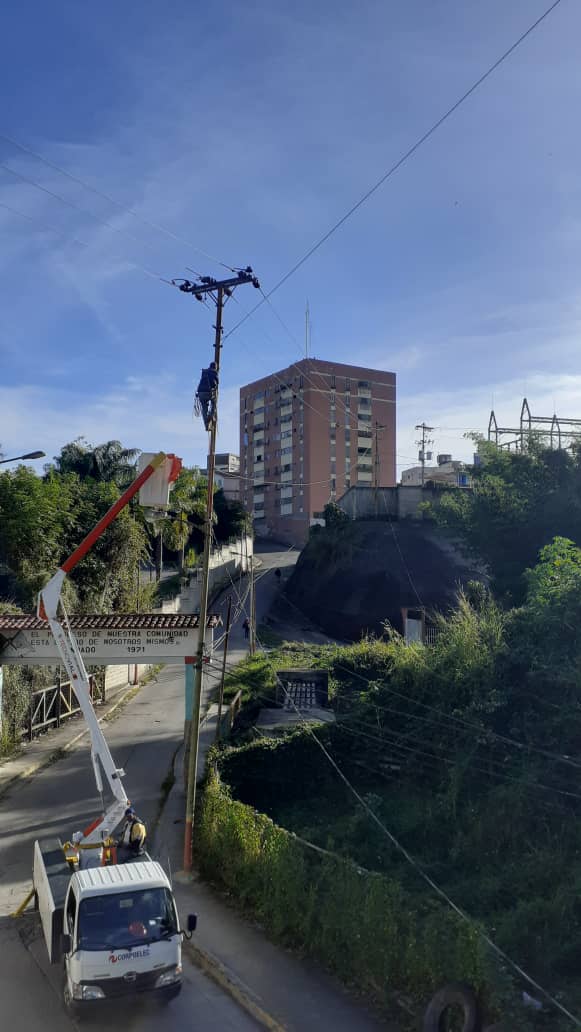 Restablecido servicio eléctrico en Quebrada de la Virgen en Los Teques