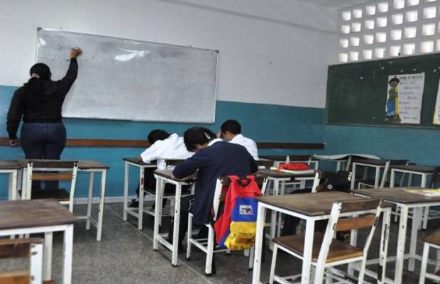 Colegios privados plantean «descentralizar» clases semipresenciales