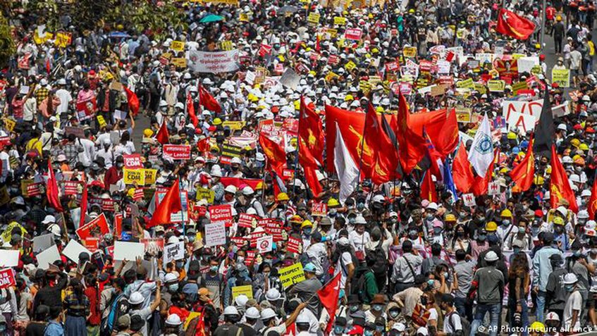 Birmania vive nueva jornada de protestas masivas en rechazo al golpe militar
