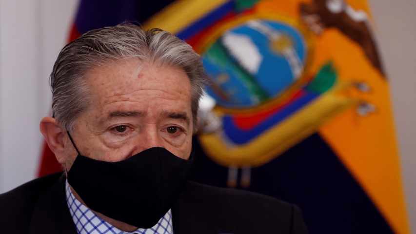 Ministro de Salud de Ecuador dimite tras petición de juicio político