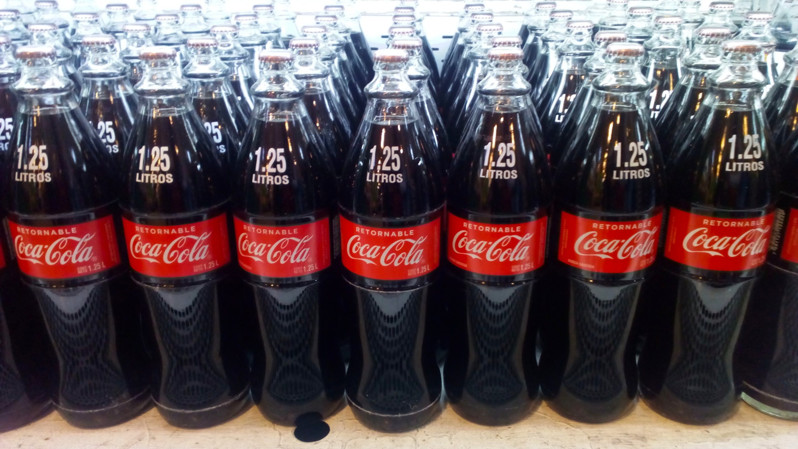 Altas ventas de la Coca-Cola retornable