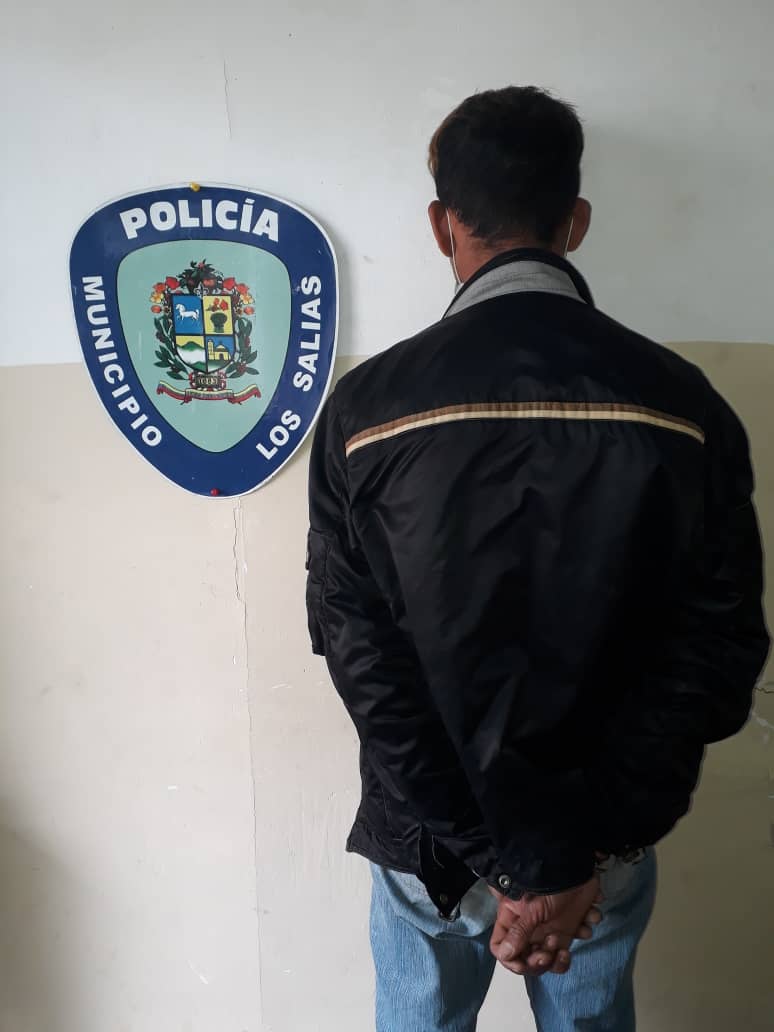 Apresados hermanos por golpear comisión policial